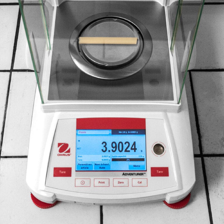 Weighing polyurethane